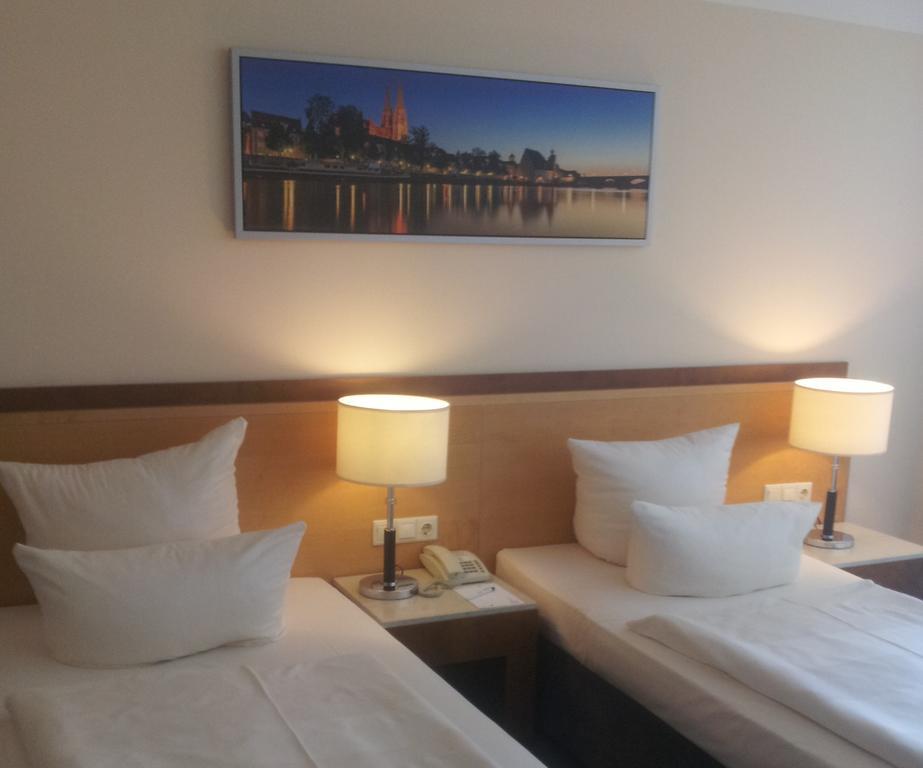 Sorat Insel-Hotel Регенсбург Экстерьер фото